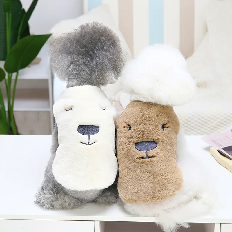 Muestra del abrigo peluche