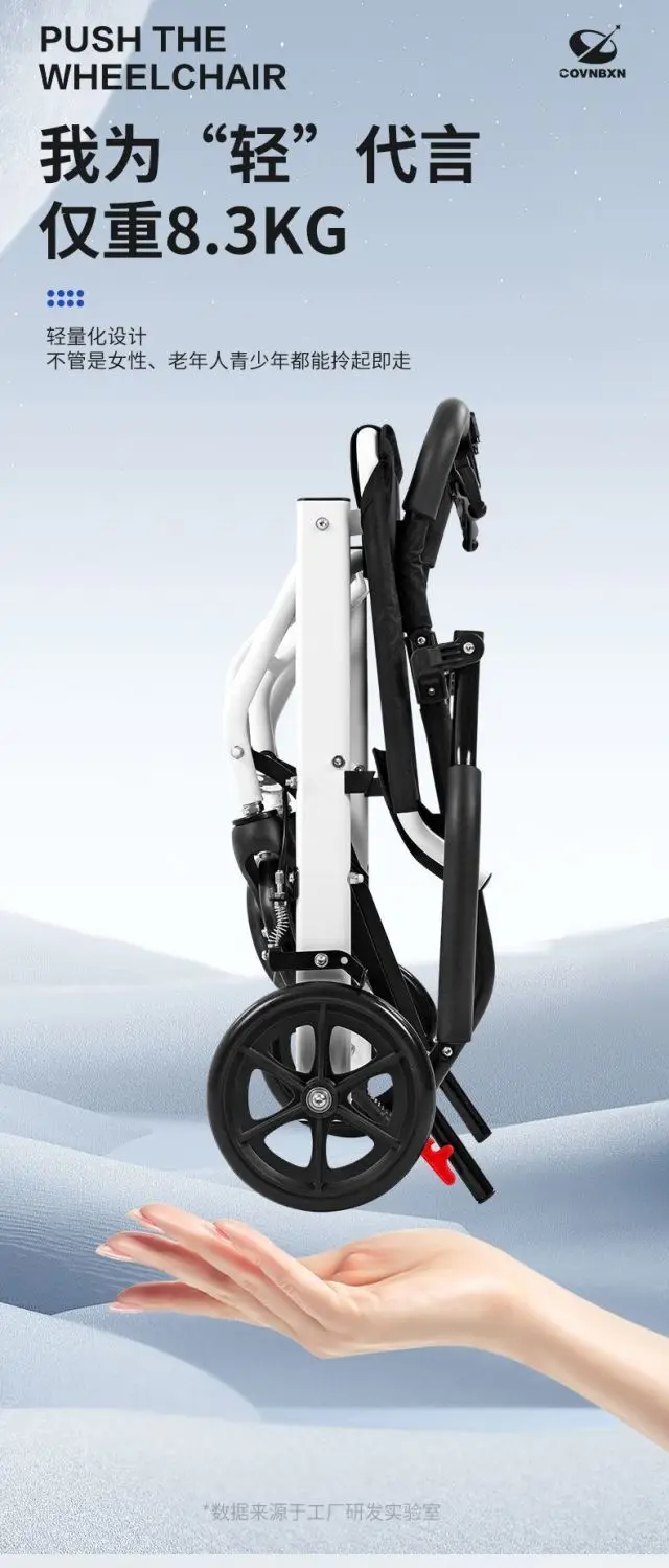 Persona utilizando la silla de ruedas en exterior