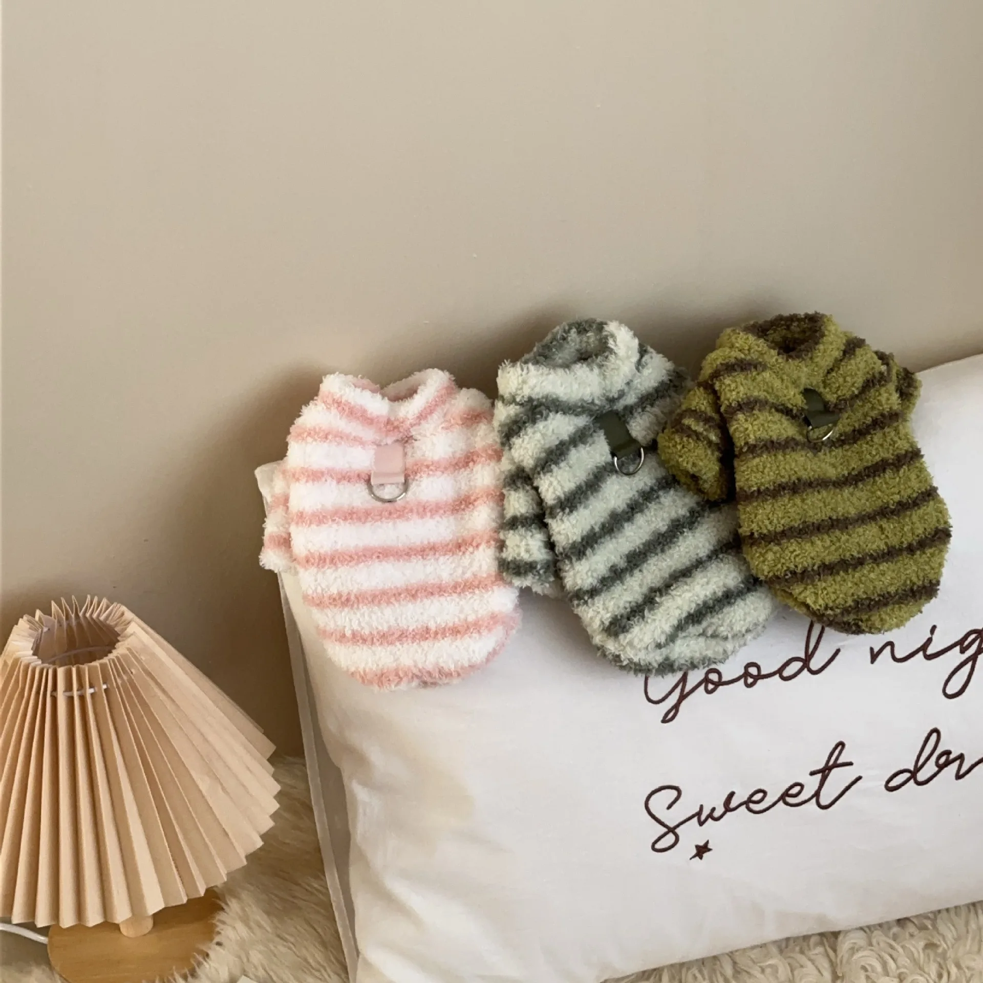 Jersey a Rayas para Perros Pequeños – Suéter Cálido de Felpa para Invierno - imagen 4