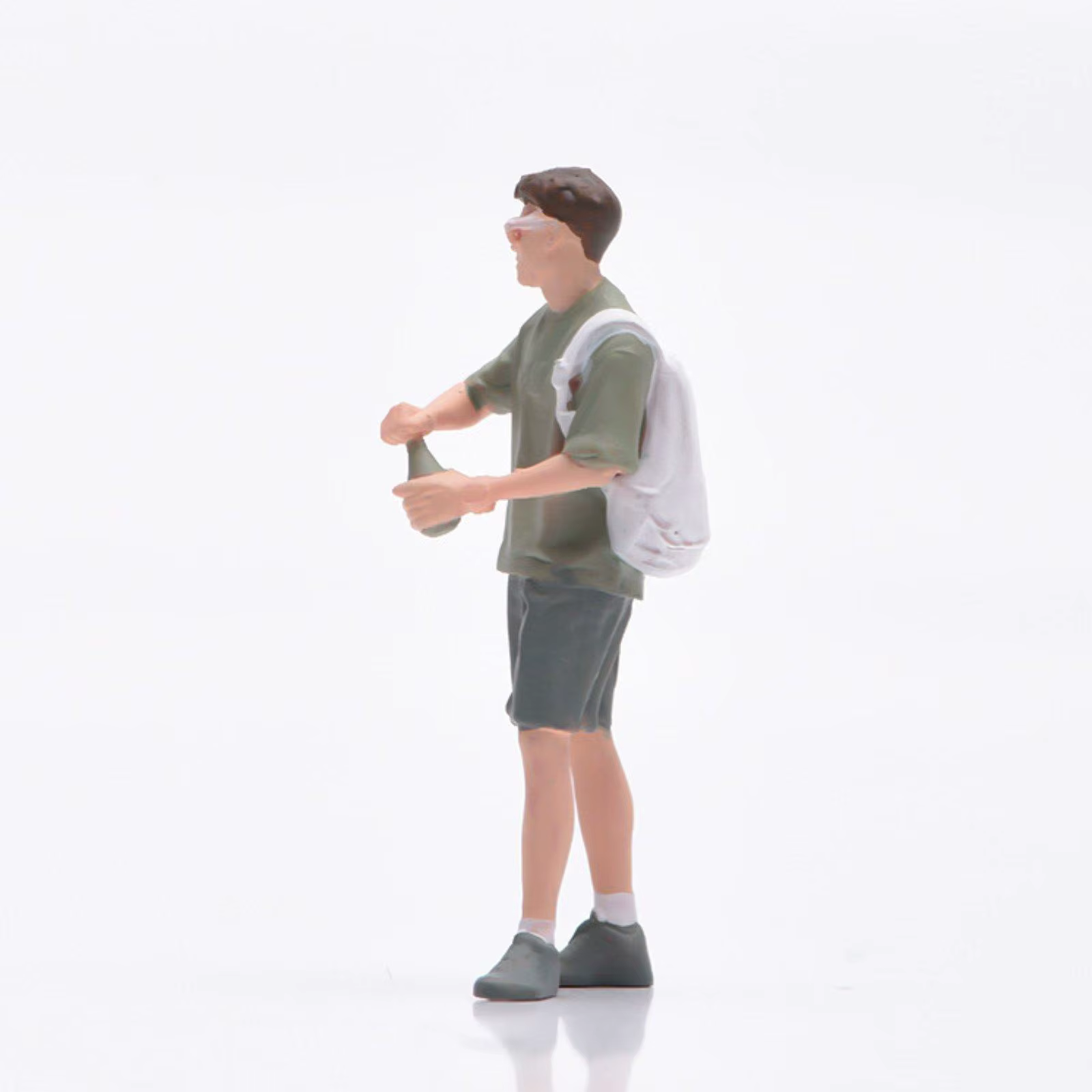 Figura masculina en miniatura para dioramas y maquetas 1:64 - imagen 5