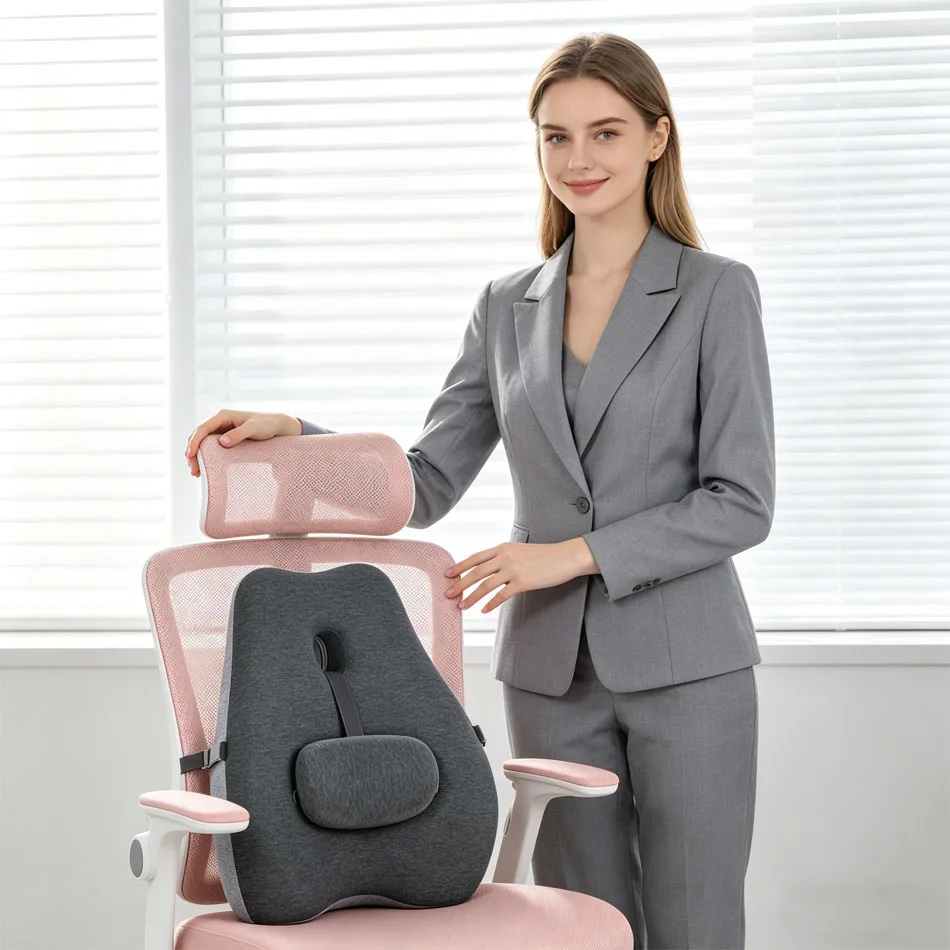 Almohada lumbar en asiento de coche