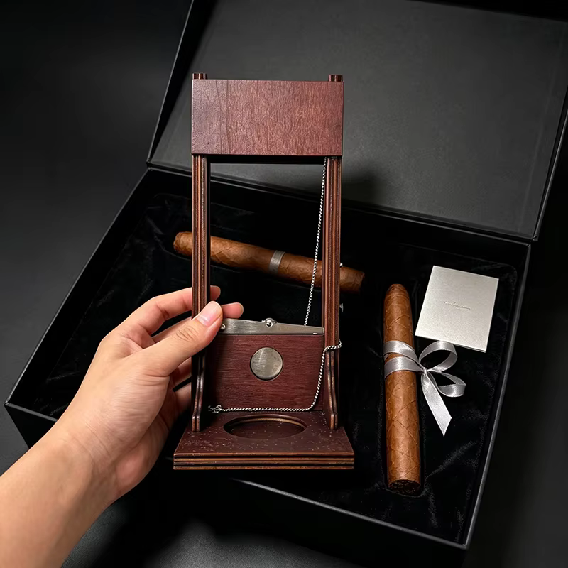 Cortapuros de madera vintage – Guillotina de lujo para mesa