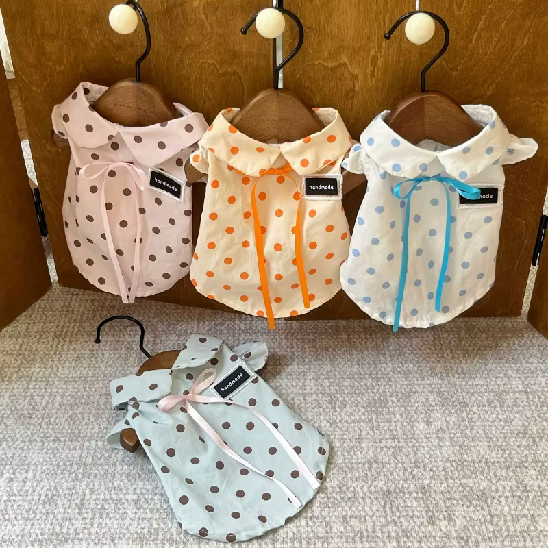 Camiseta de verano con lunares para perros y gatos, suave con botones