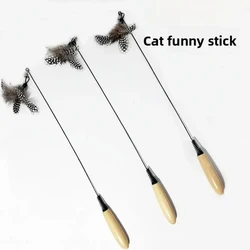 Caña de madera para gatos con plumas y cascabel – Cabeza intercambiable