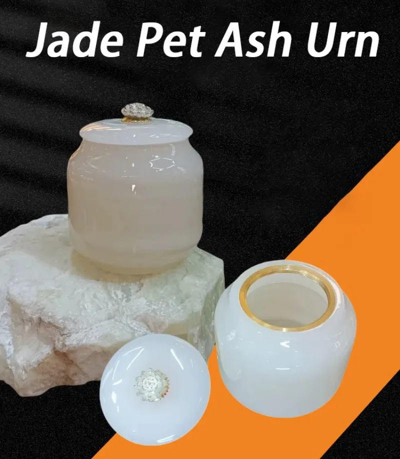 Urna de jade blanco con diseño de sello espiral y elemento loto