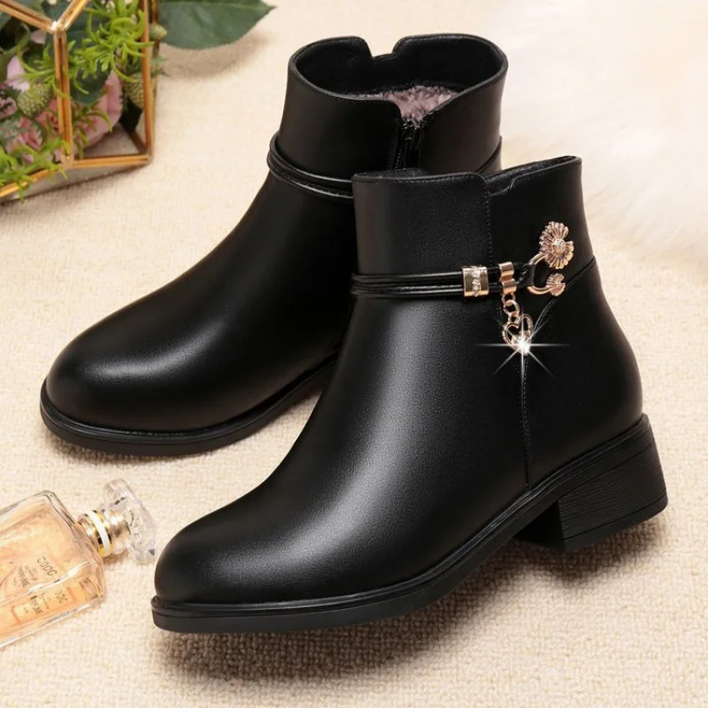 Botas Cortas de Invierno para Mujer – Cuero, Tacón Grueso y Forro Cálido - imagen 4