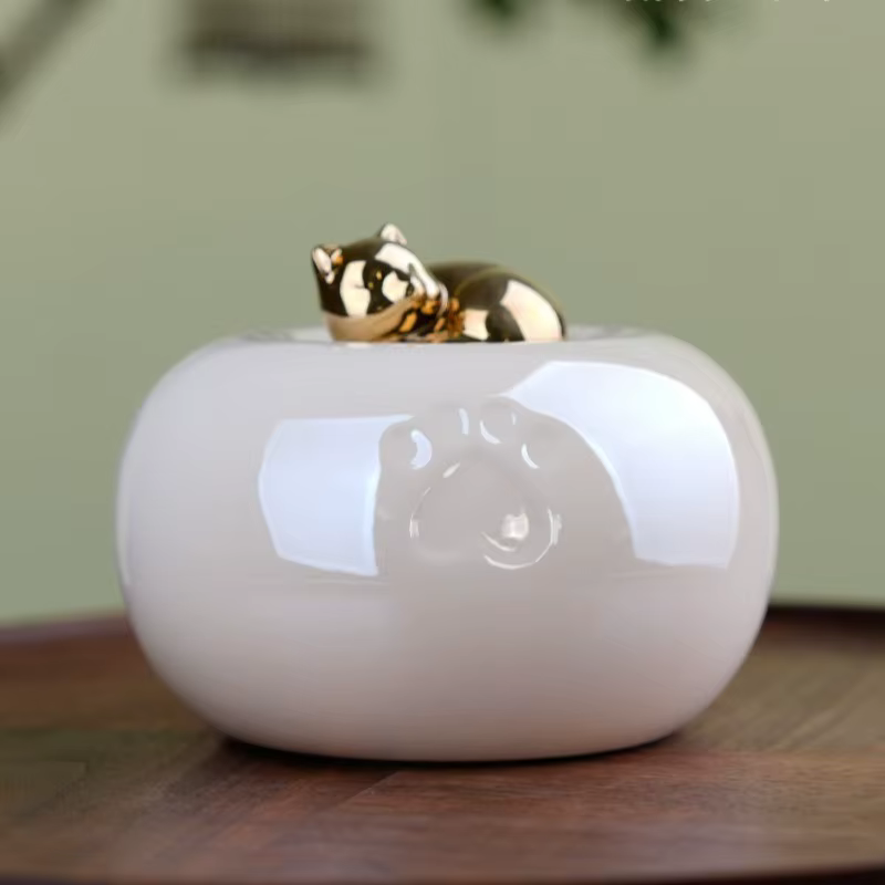 Urn Cerámica para Gatos – Contenedor de Cenizas Dorado Sellado - imagen 5