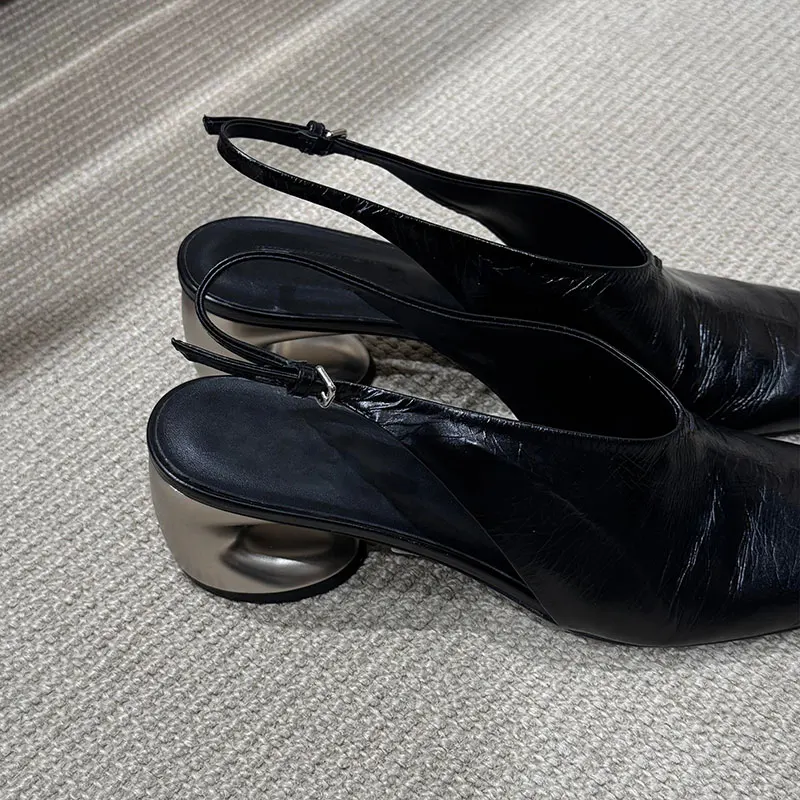 Sandalias planas de cuero con hebilla para gatos y perros