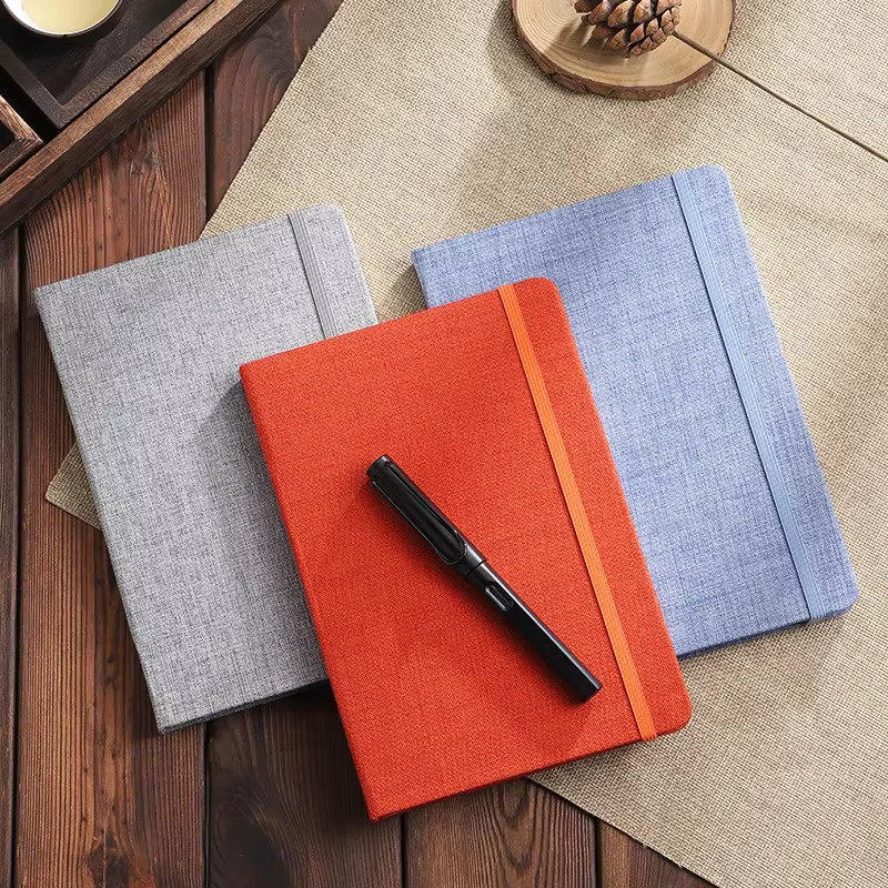 Detalle de la tapa de lino del cuaderno A5