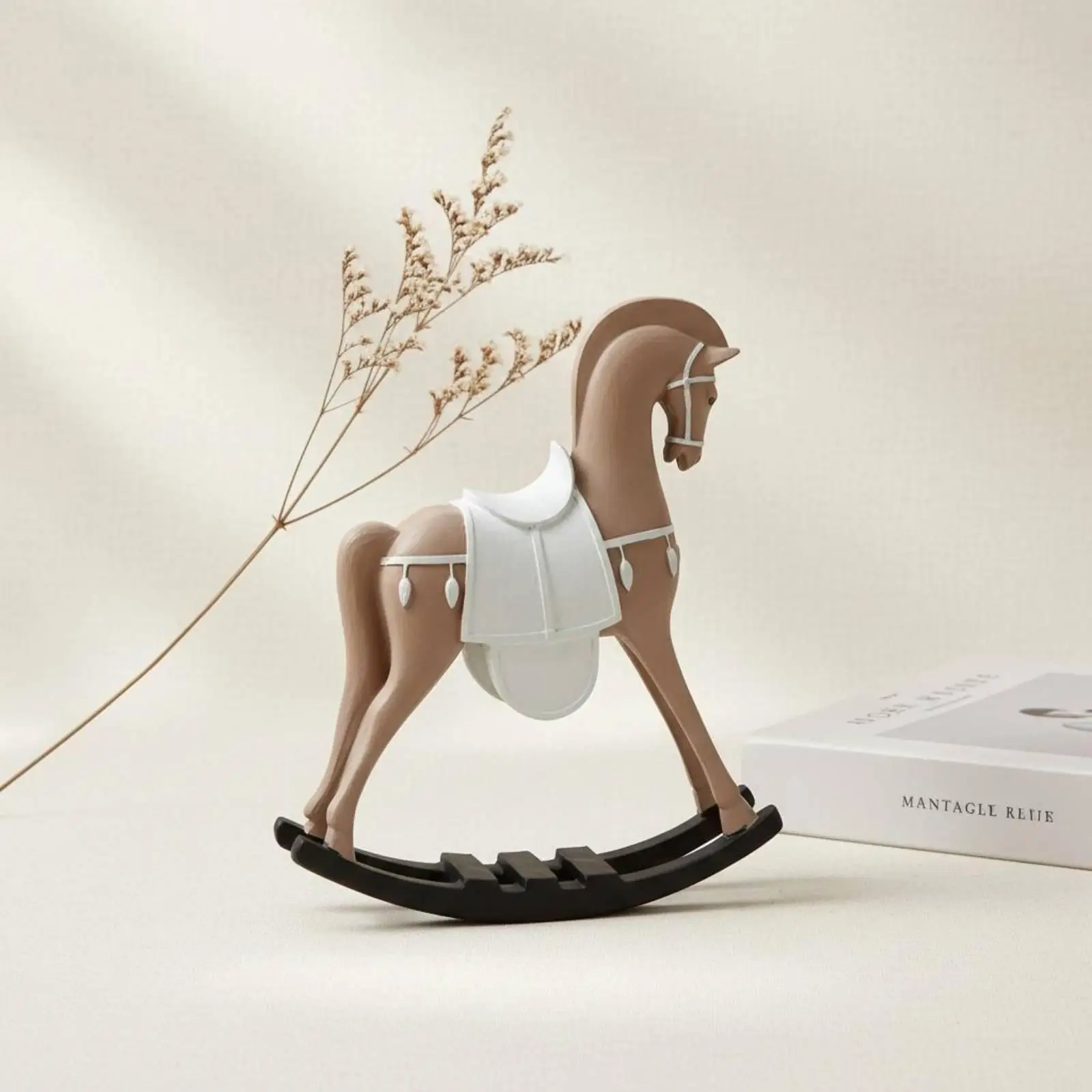 Figura decorativa de caballo tallado a mano en madera – Pieza artesanal y ecológica