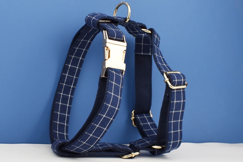 Arnés y accesorios en azul oscuro