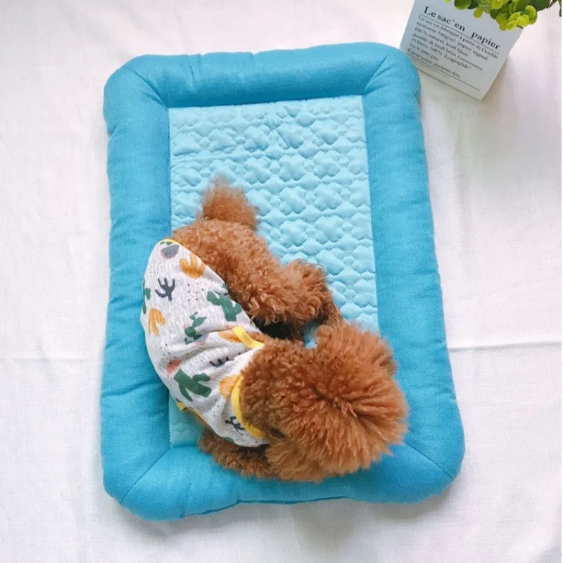 Alfombra refrescante autoenfriable para gatos y perros, lavable - imagen 5