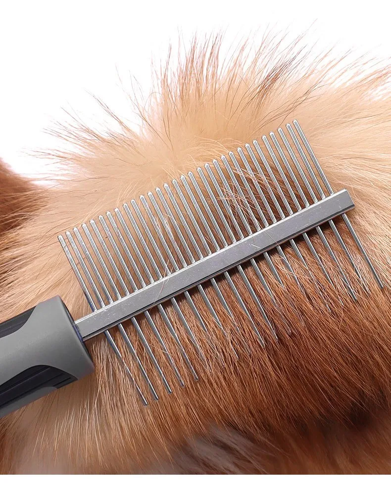 Peine de acero inoxidable con mango rojo para perros
