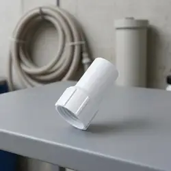 Adaptador acanalado para manguera de piscina elevada