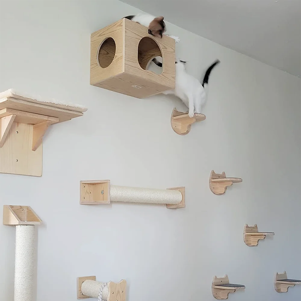 Proceso de instalación del poste rascador en la pared