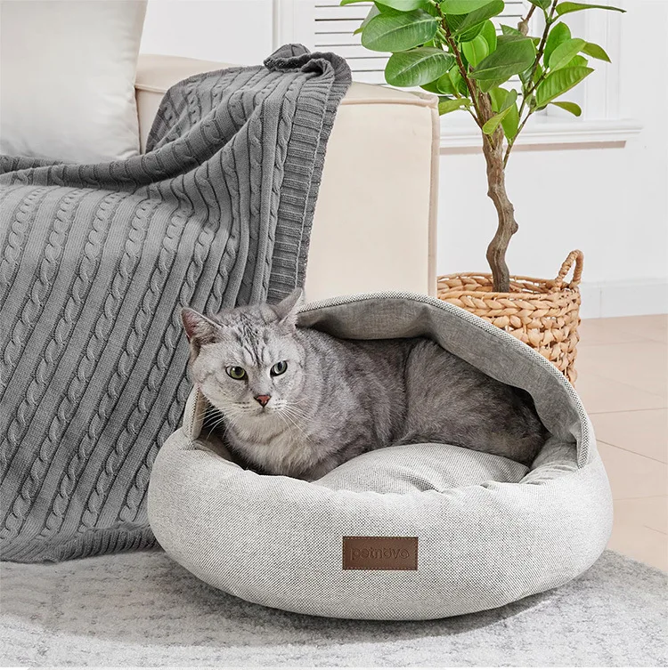 Cama para gatos ovalada cerrada vista frontal