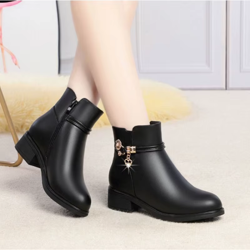 Botas Cortas de Invierno para Mujer – Cuero, Tacón Grueso y Forro Cálido