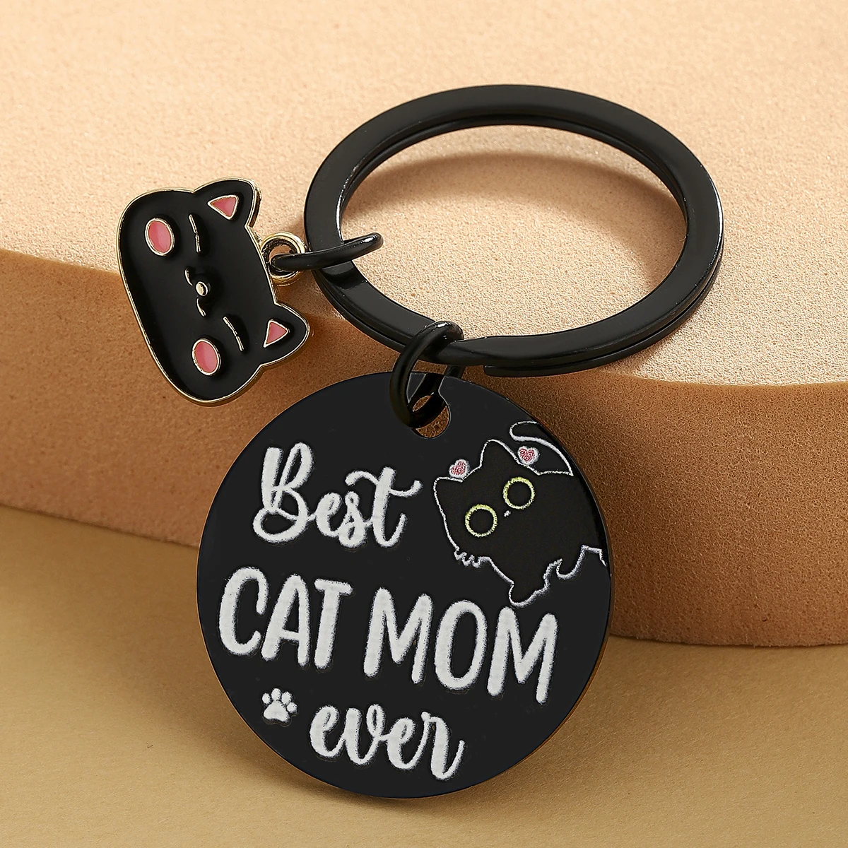 Llavero gato negro detalle 1