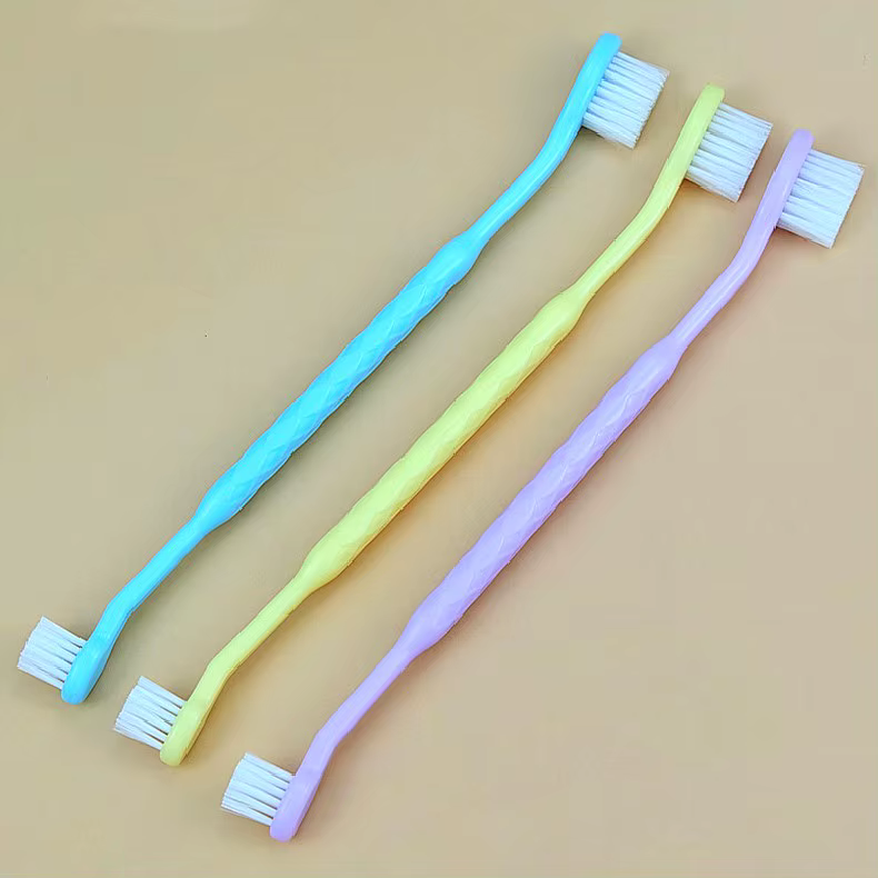 Cepillo de dientes doble cabezal para perros y gatos – Blanda y mango largo - imagen 4