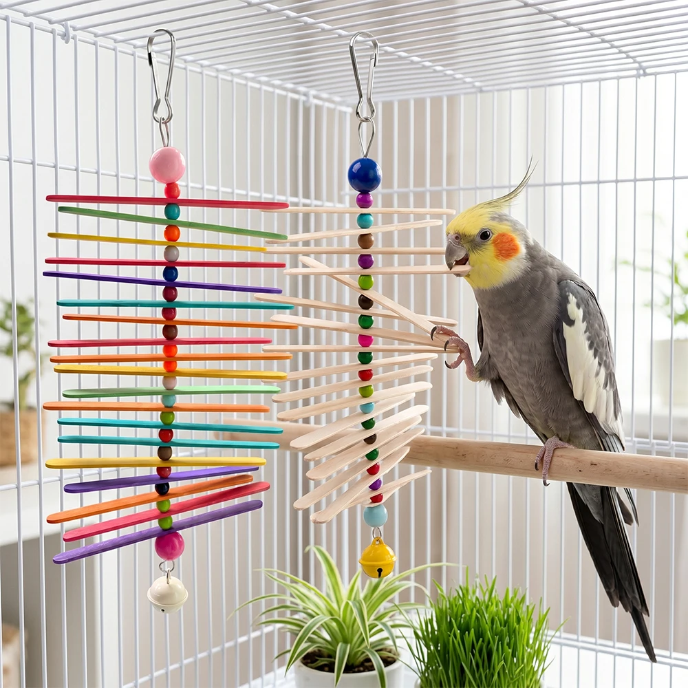 Juguete masticable para loros y aves – Colgante de madera con cascabeles - imagen 2