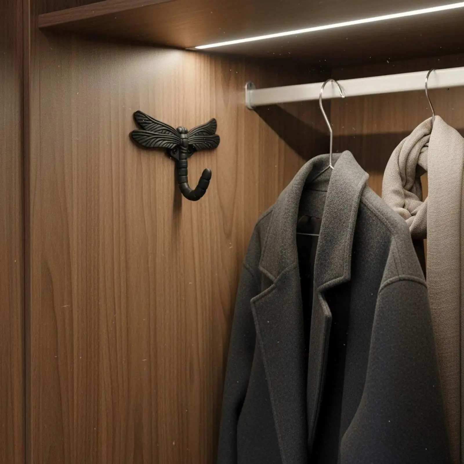 Gancho Decorativo Libélula para Pared – Perchero Metal para Ropa y Accesorios - imagen 3