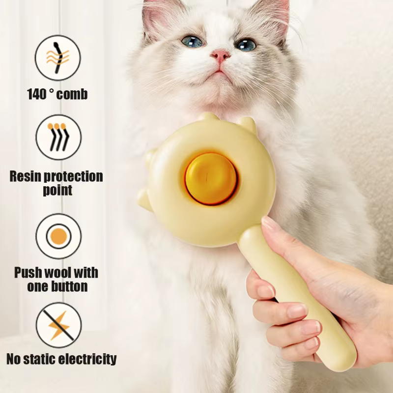 Cepillo autoreinible para mascotas mostrando su diseño ergonómico