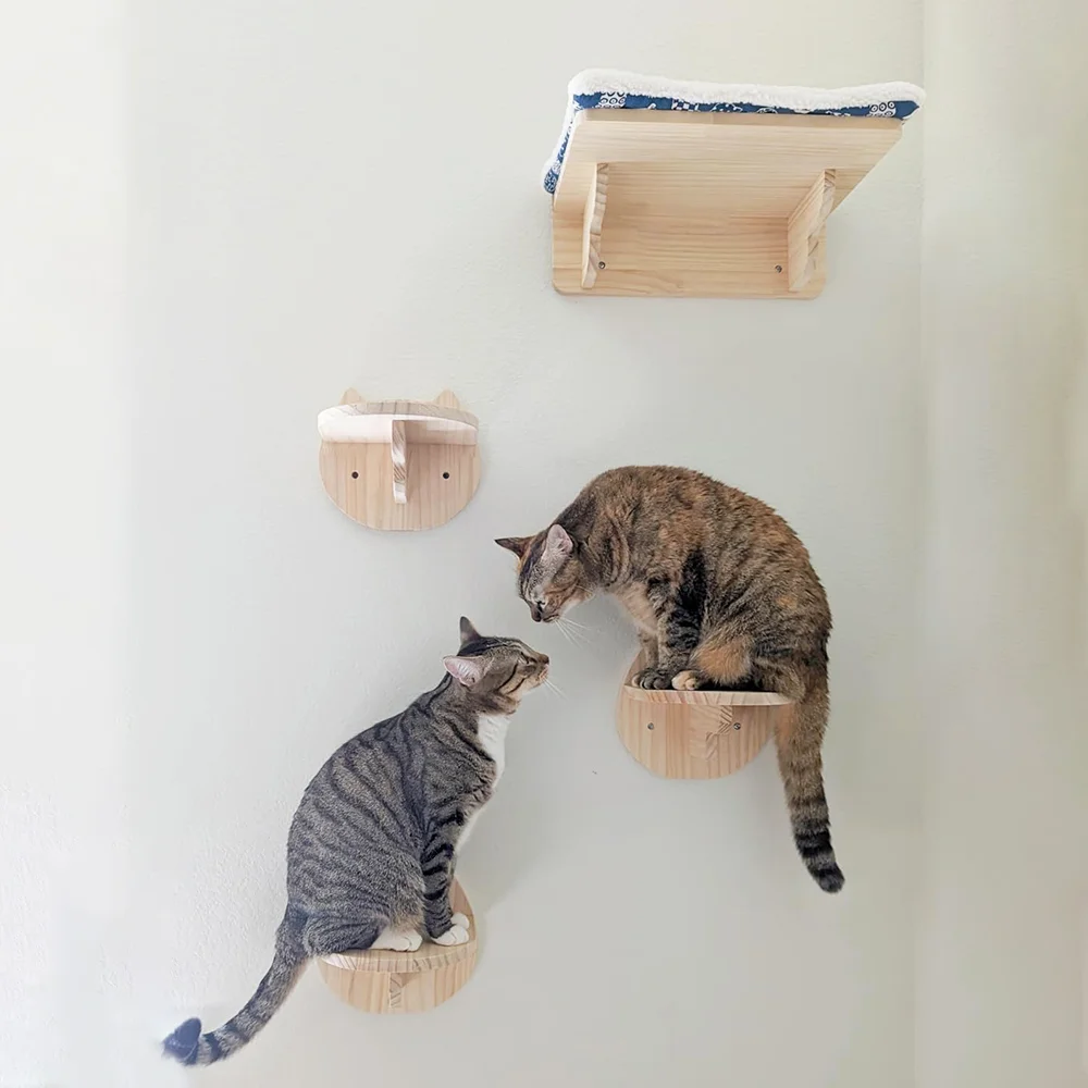 Repisa de pared para gatos en color madera natural