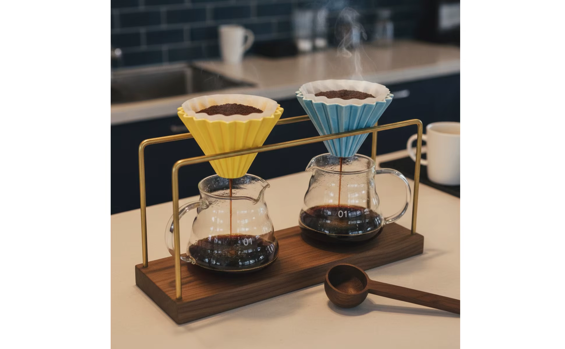 Soporte en uso con dos drippers y servidor