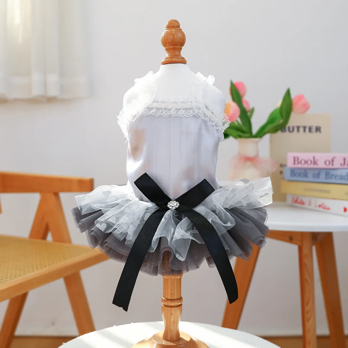 Vestido de encaje negro con lazo y tul para perro y gato fiesta