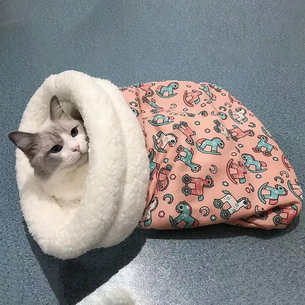 Cama cueva cálida y suave de felpa para gatos y perros pequeños - imagen 2