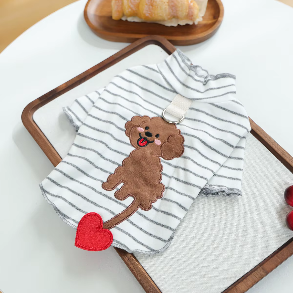 Camiseta a Rayas con Corazón Bordado para Perros Pequeños – Ropa de Invierno - imagen 5