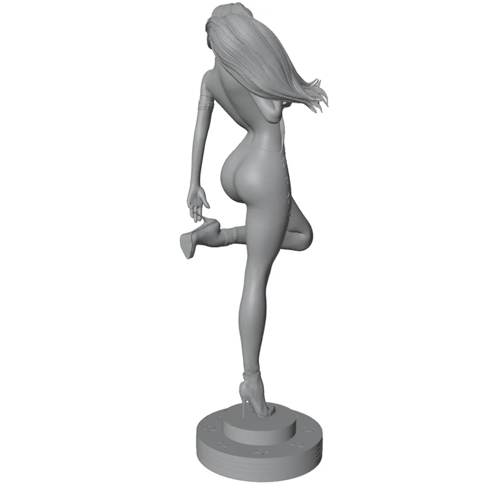 Figura colocada en una estantería