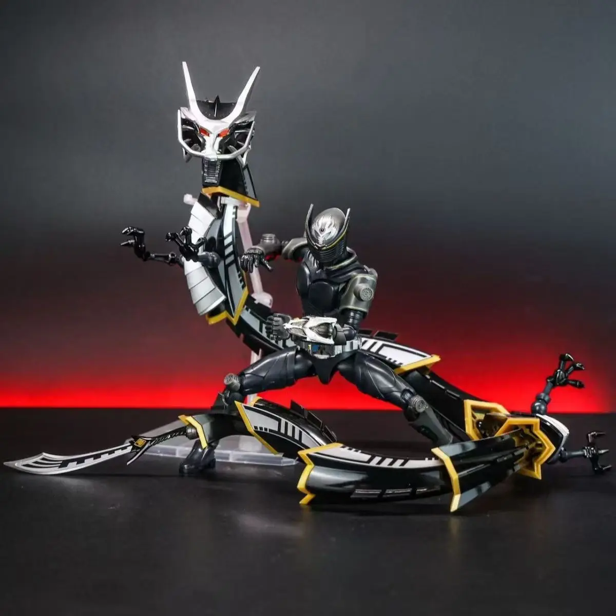 Figura articulada Kamen Rider Ryuga 1/144 – Modelo PVC coleccionable - imagen 3