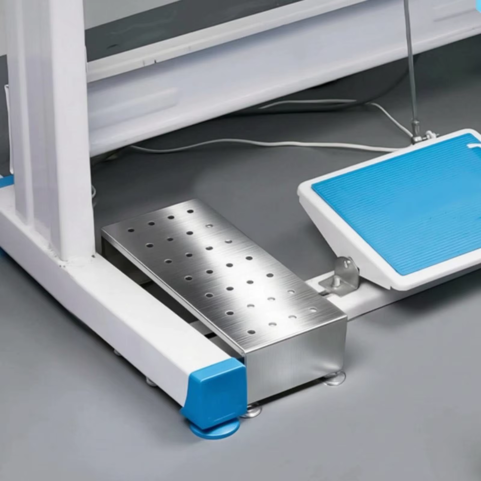 Reposapiés metálico para máquina de coser con ventosa de acero inoxidable - imagen 3