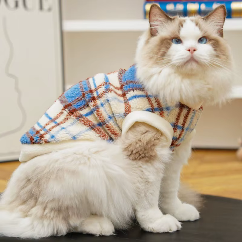 Suéter cálido para perros y gatos – Ropa suave de felpa - imagen 4