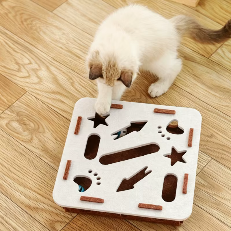 Juguete rompecabezas de fieltro con pelota para gatos - imagen 5