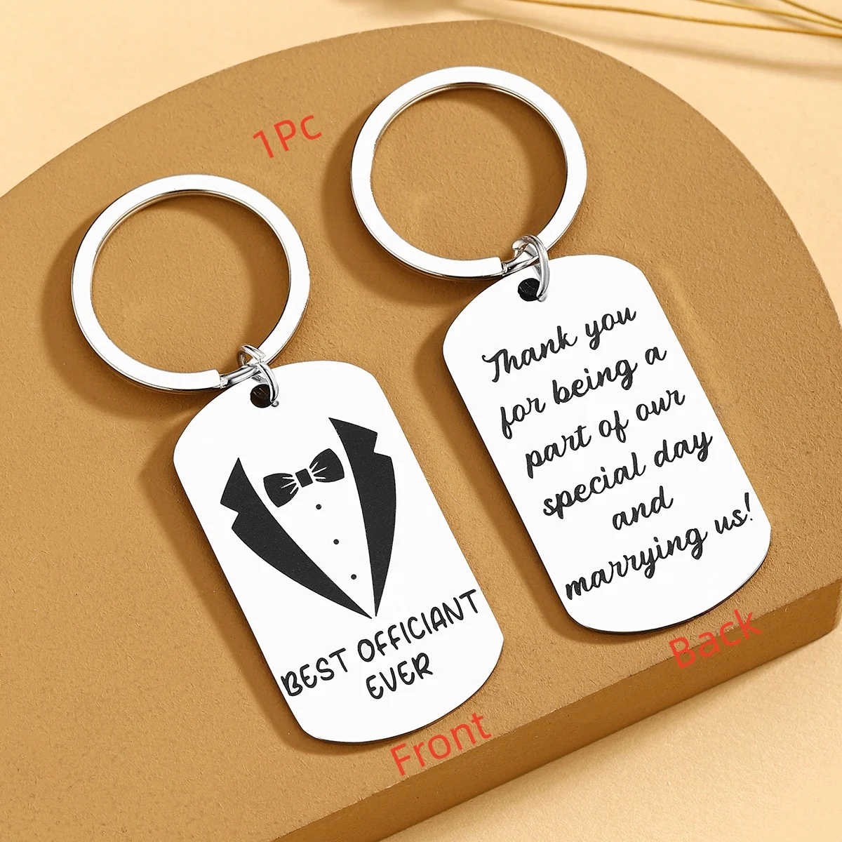 Regalos para padrinos de boda: llavero para oficiantes y damas de honor