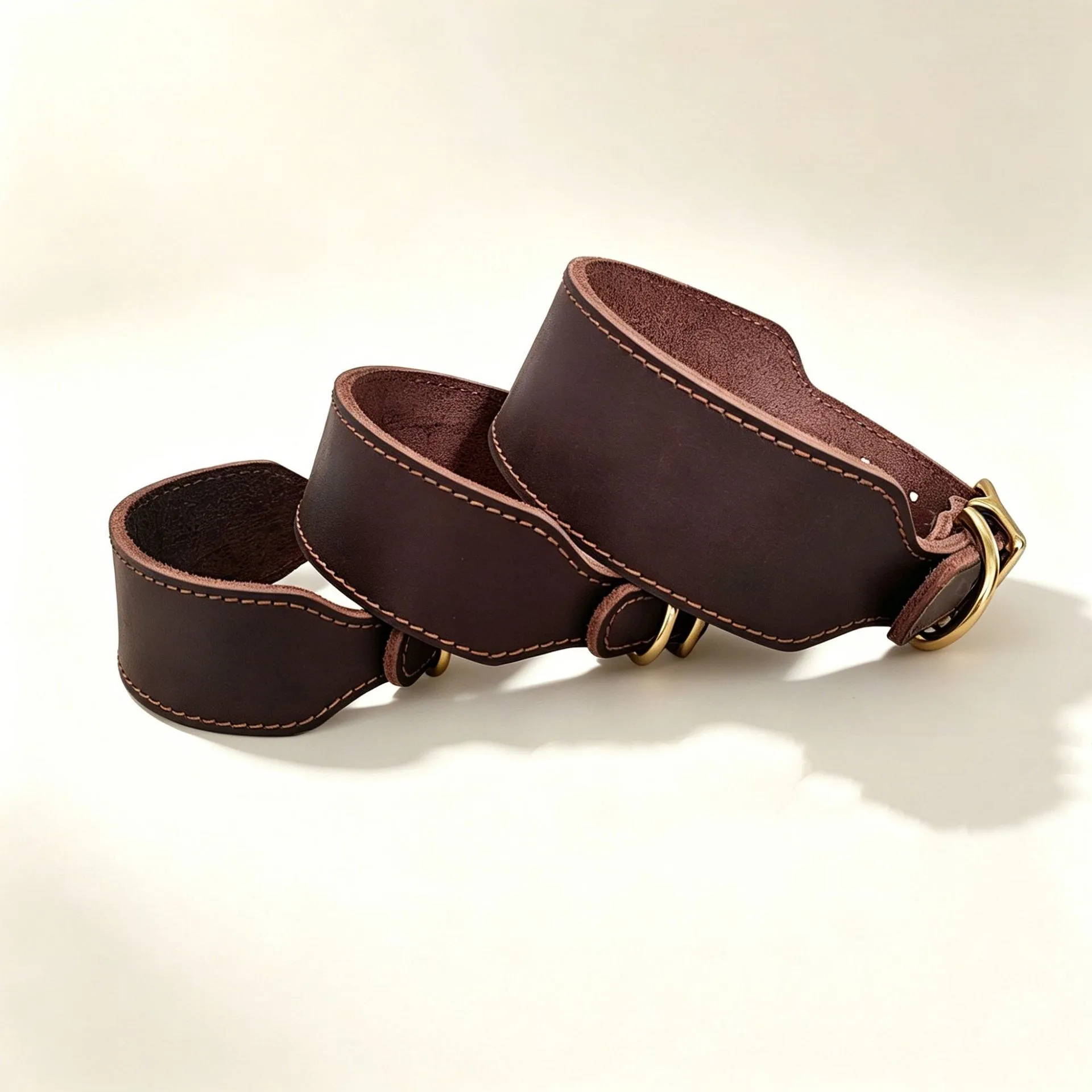 Collar de cuero ajustable y resistente para perros medianos y grandes - imagen 4
