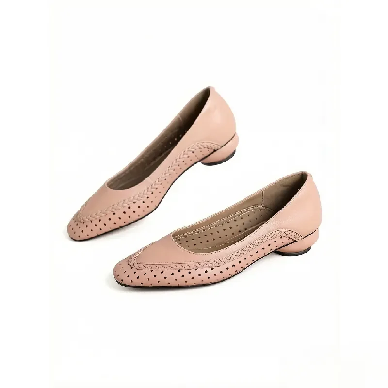 Vista lateral del zapato con detalles de acabados
