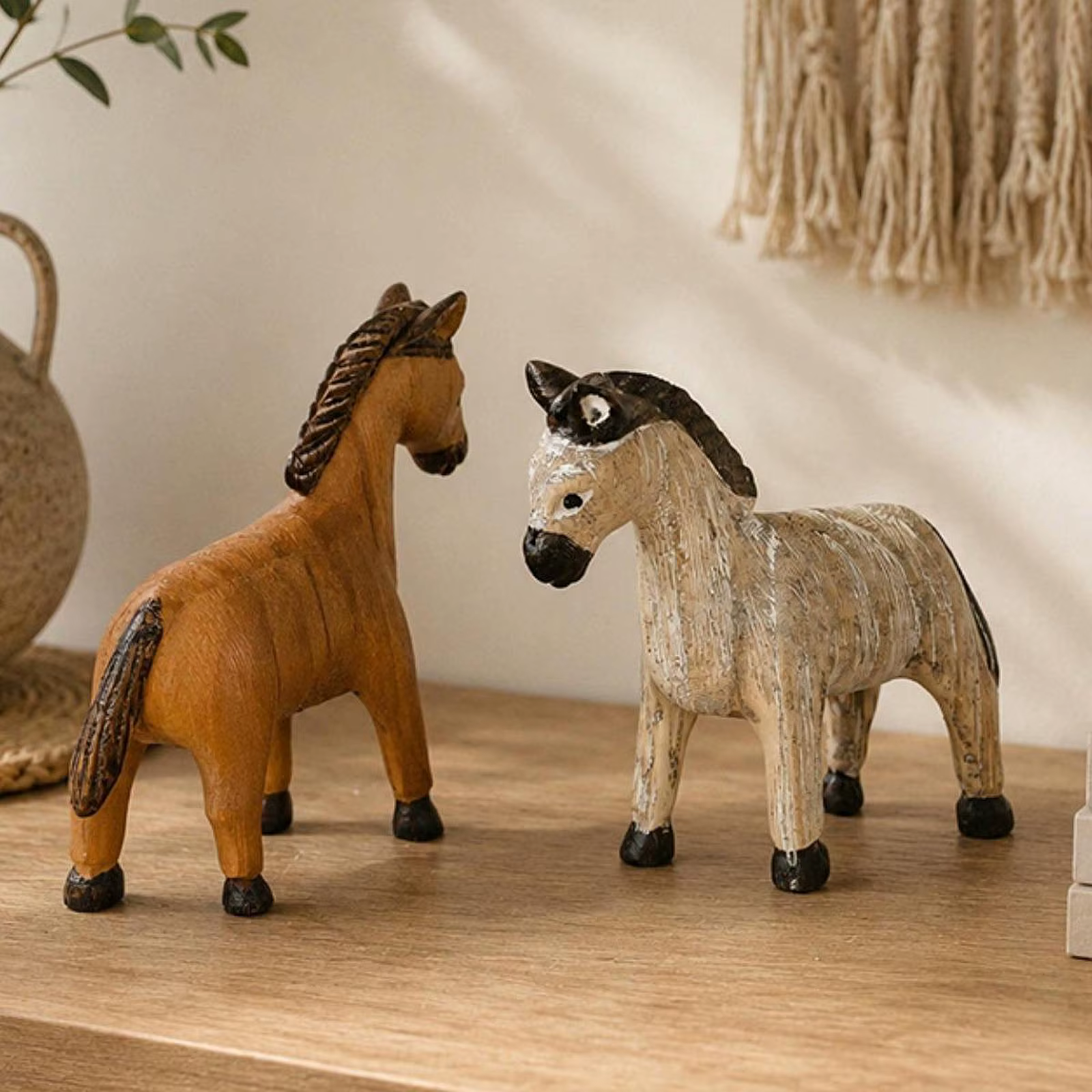 Figura decorativa de madera con caballo artesanal para gatos y perros - imagen 3