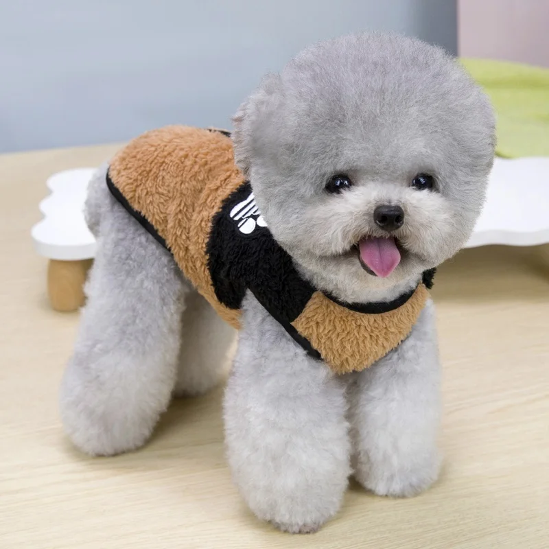 Chaleco forro polar para perro y gato con estampado de patas - imagen 4
