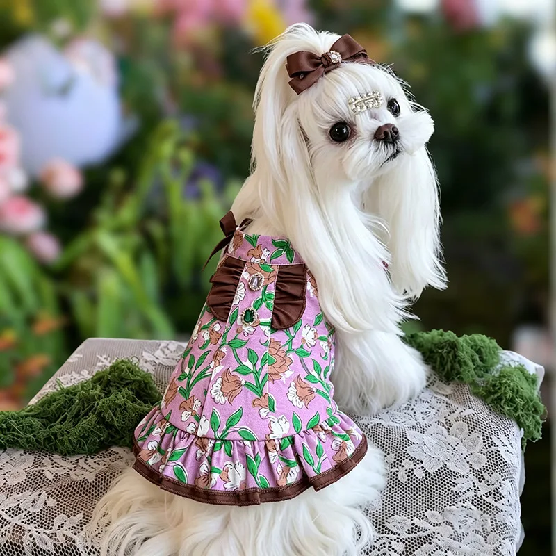 Vista del diseño floral y adornos tipo gemas
