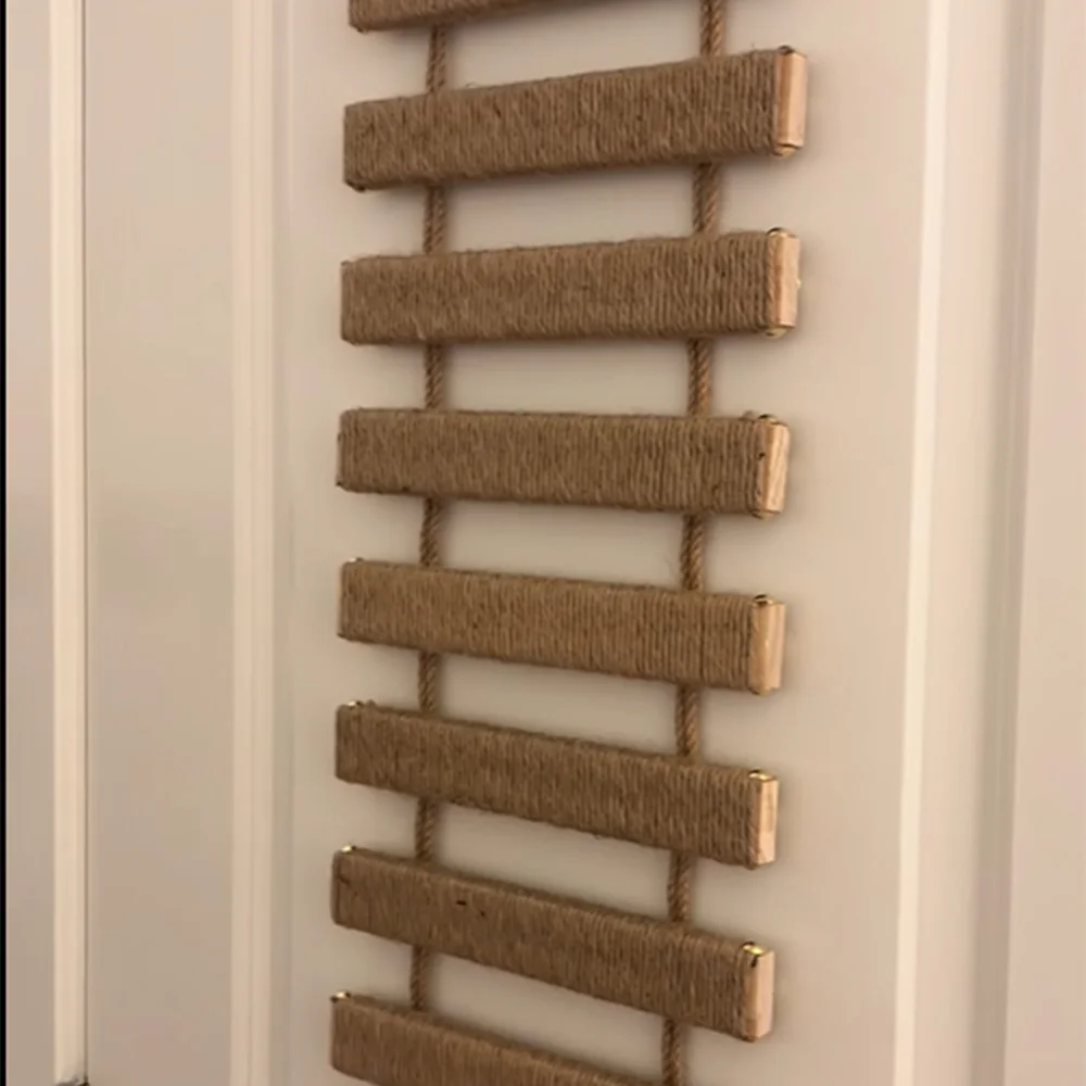 Rascador mural para gatos con escalera de sisal y puente de madera - imagen 3