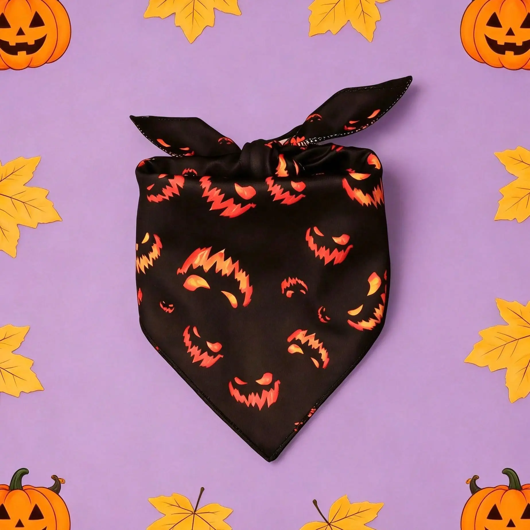 Mascota con pañuelo listo para Halloween