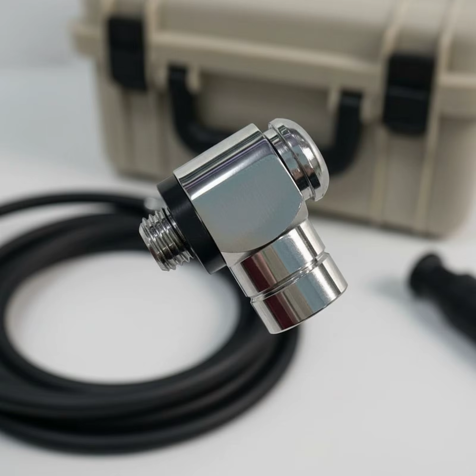 Conector de manguera giratorio 90° para uso subacuático - imagen 4