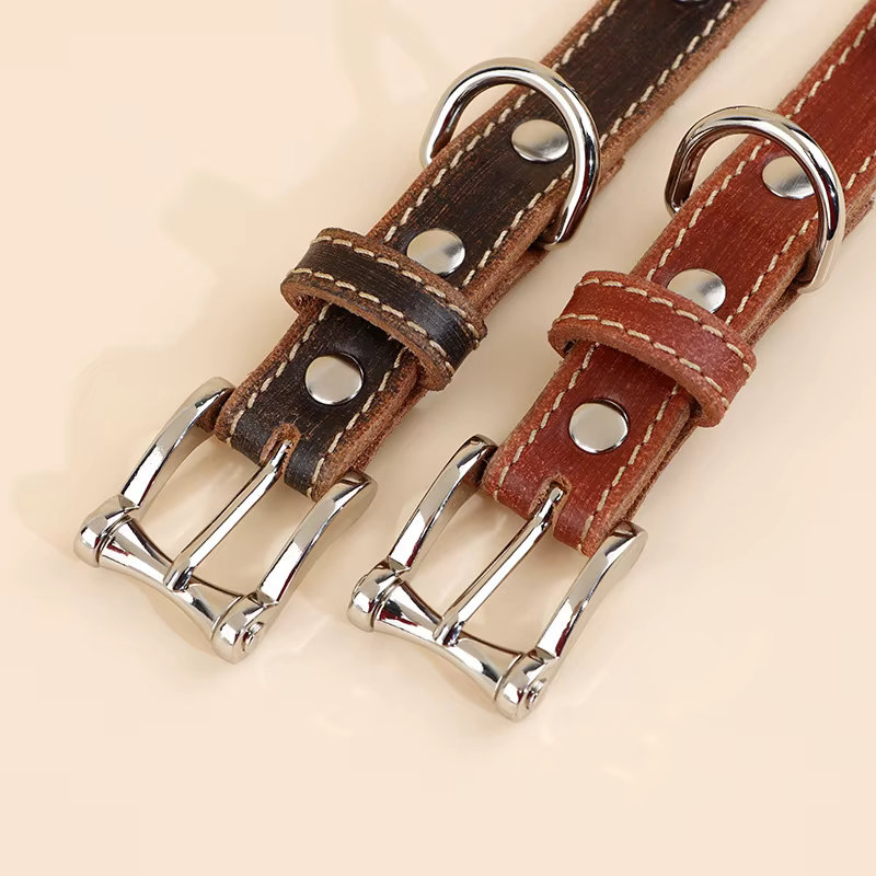 Collar de cuero para perro con púas antipinzamiento ajustable - imagen 2