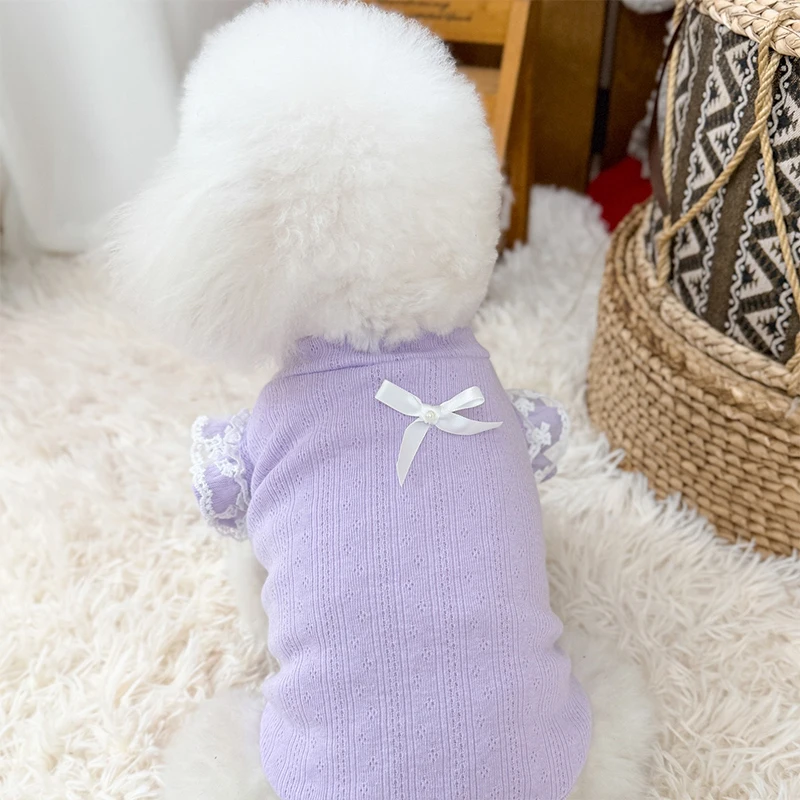 Vista posterior de la camiseta para perro, mostrando el corte ergonómico y costuras reforzadas