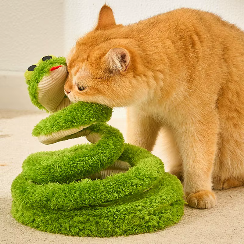 Rascador para gatos con serpiente y plumas – Protege tus muebles