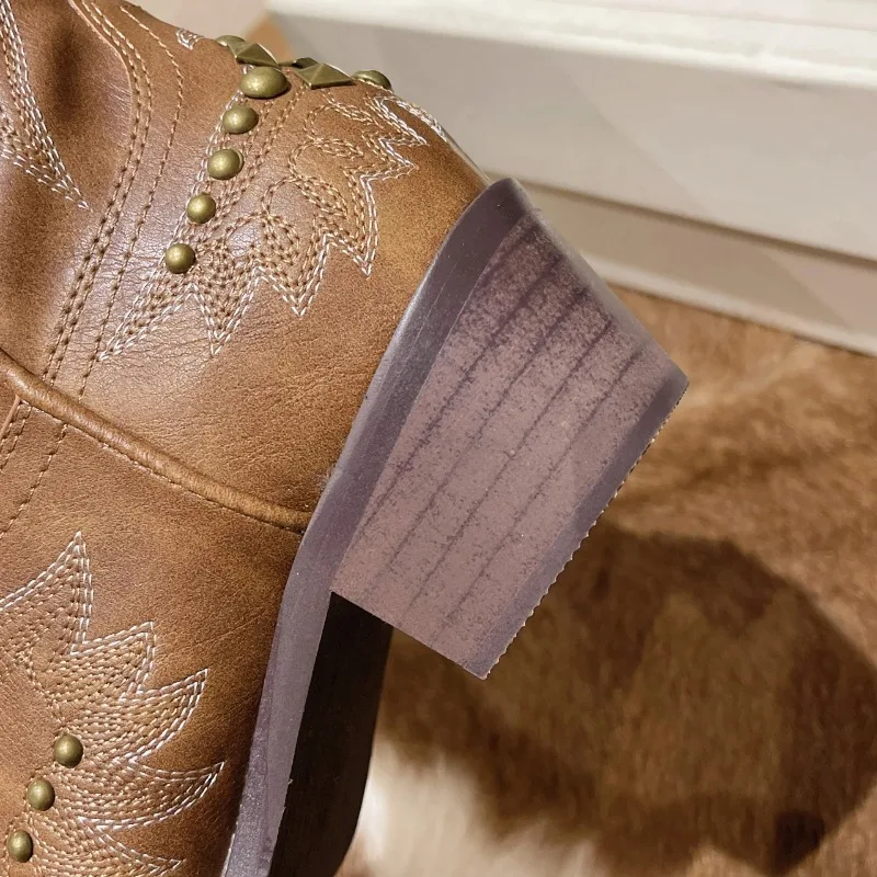 Botas vaqueras de cuero vintage para mujer con tacón medio