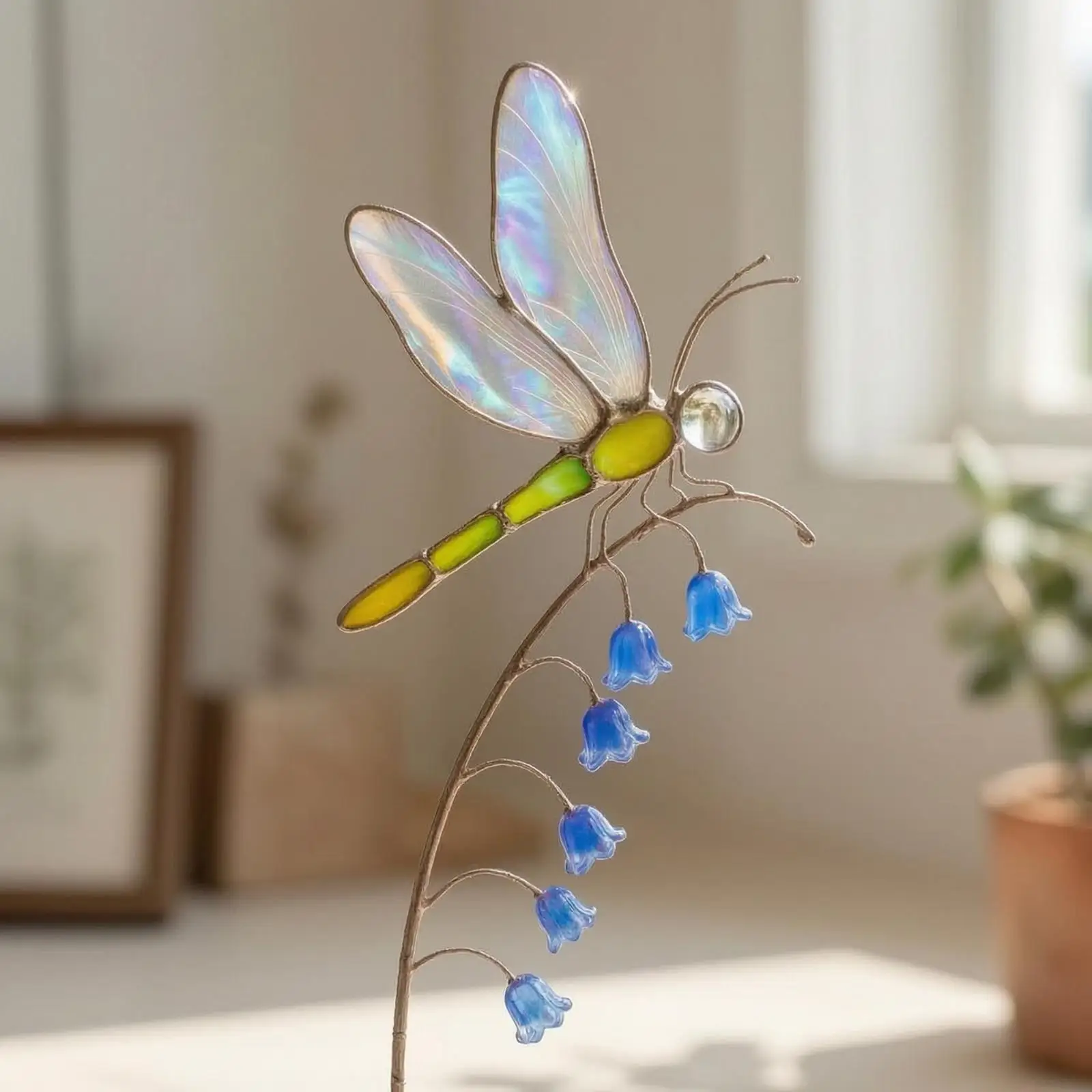 Estaca decorativa de jardín con forma de libélula y adornos florales